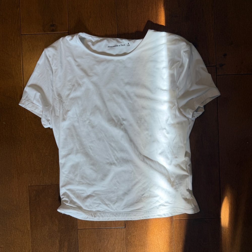 Abercrombie & Fitch White short sleeve Tee Shirt Size Medium 🍰